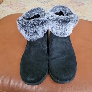 Khombu Jessica Womens Size 7 black suade and faux trim ankle boots